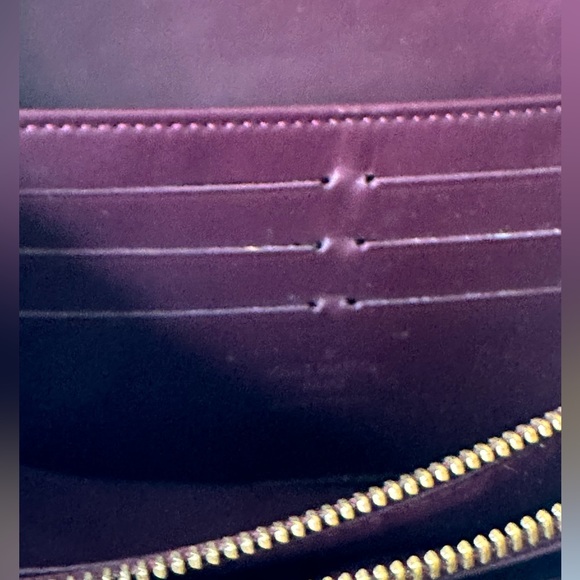 Louis Vuitton Monogram Vernis WALLET - Picture 10 of 14